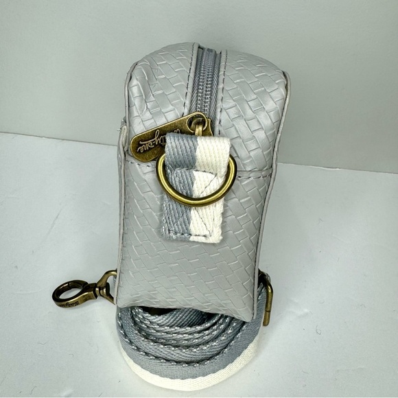 Thirty-One Boutique Crossbody Bag in Whisper Grey Basketweave - Picture 7 of 10